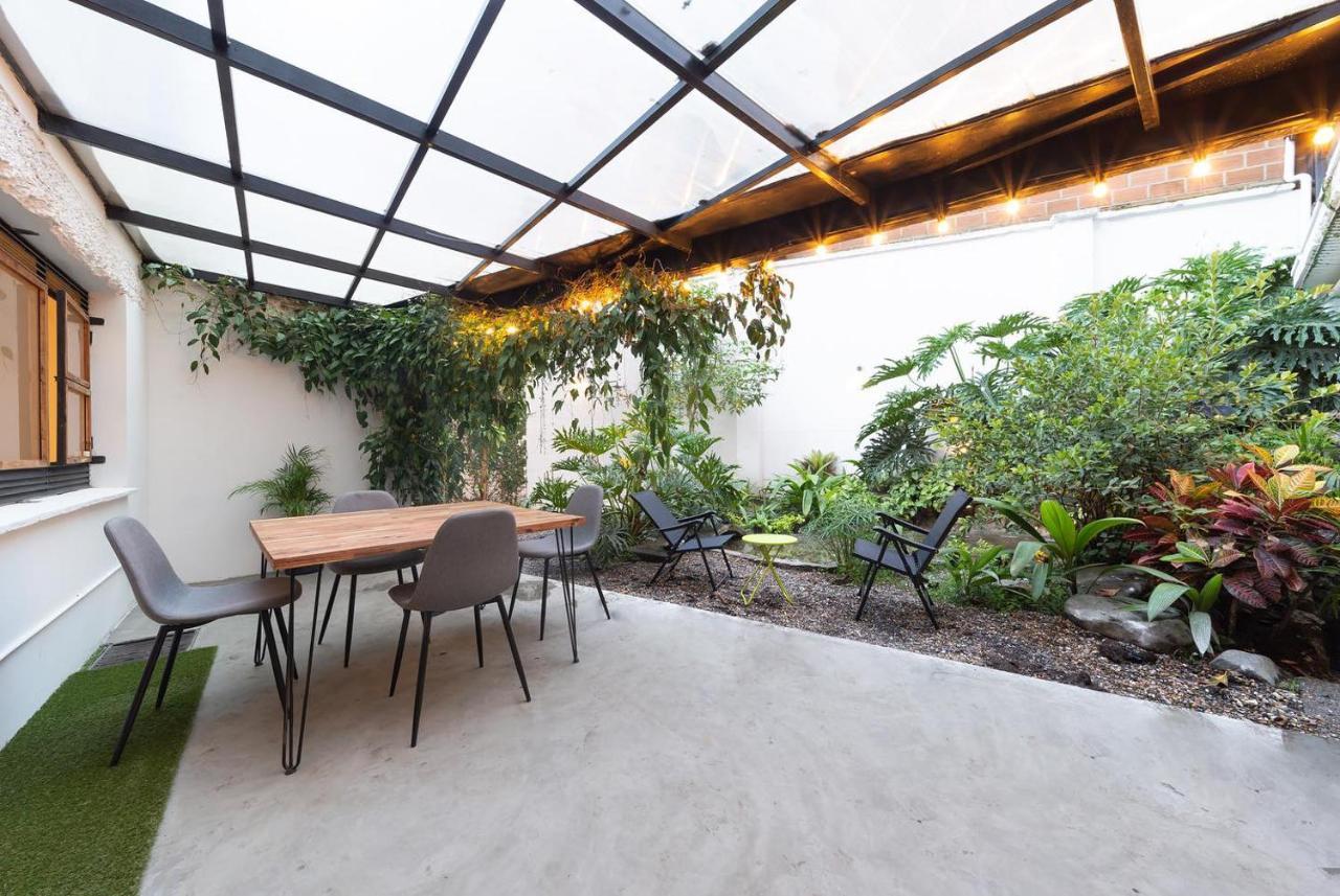 Casa Mosaiko Primer Parque Laureles Меделин Екстериор снимка