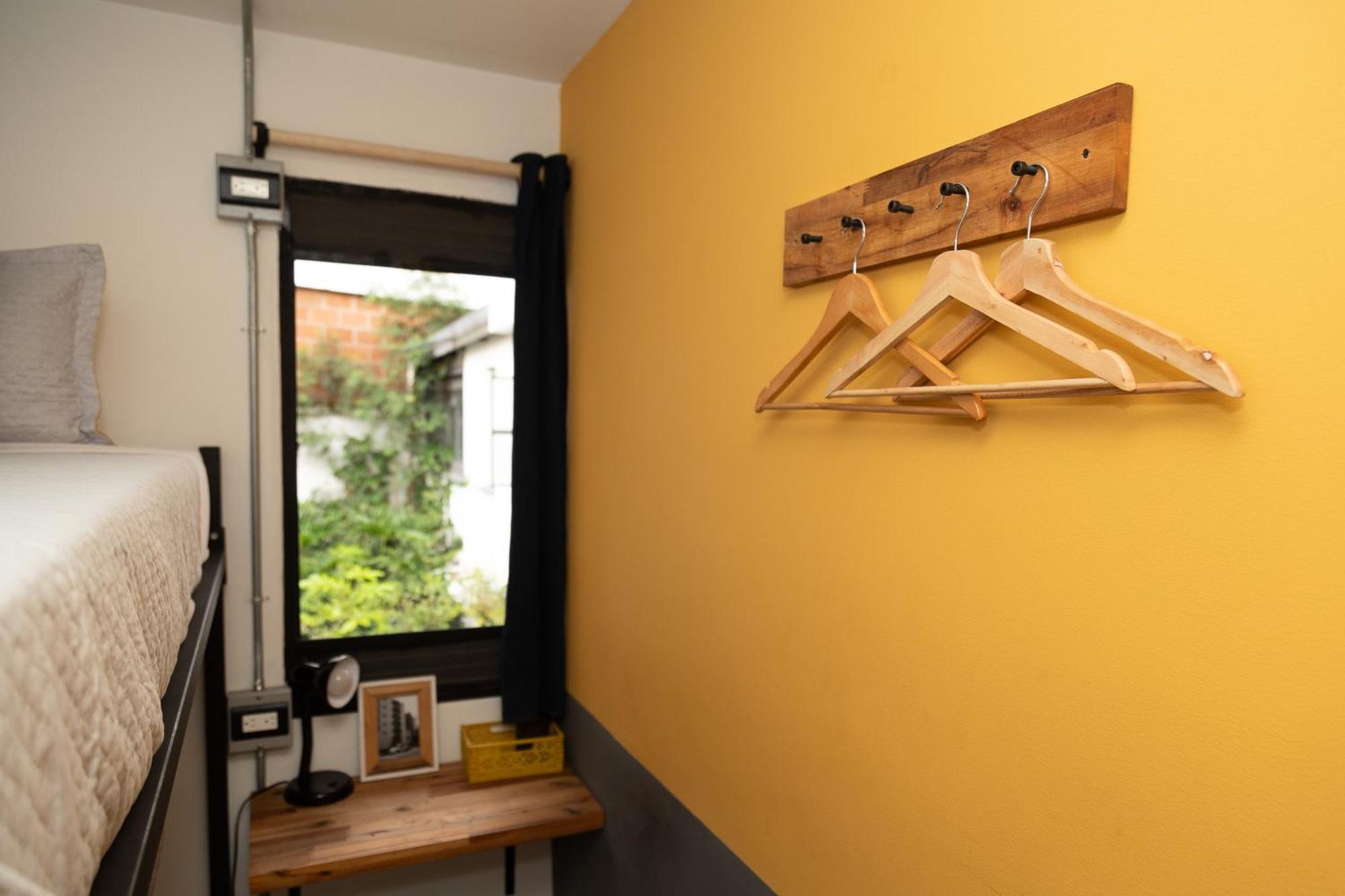 Casa Mosaiko Primer Parque Laureles Меделин Екстериор снимка