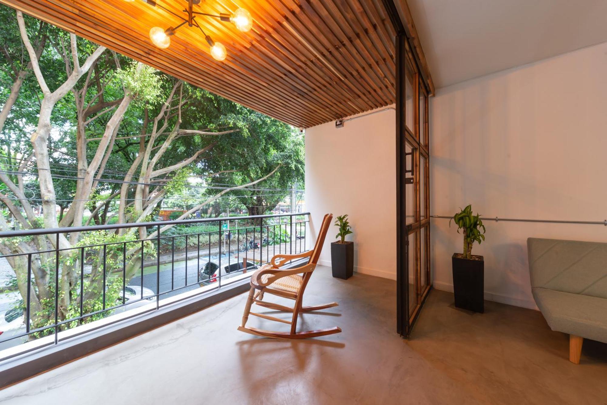 Casa Mosaiko Primer Parque Laureles Меделин Екстериор снимка