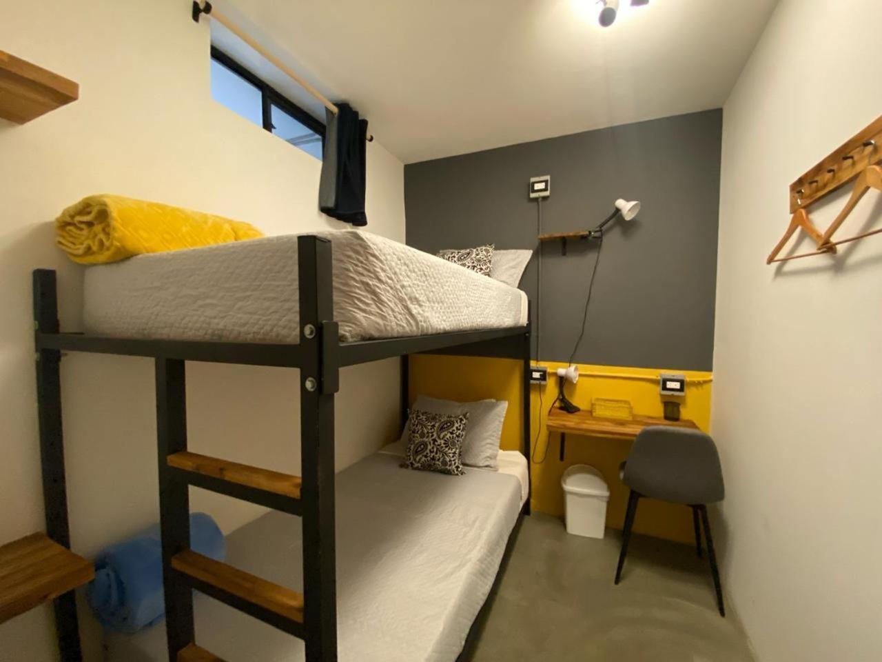 Casa Mosaiko Primer Parque Laureles Меделин Екстериор снимка