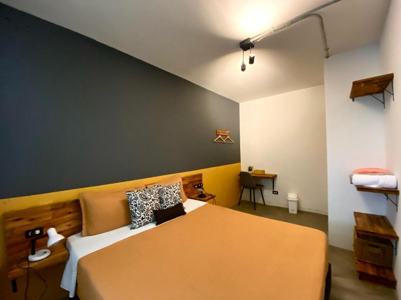 Casa Mosaiko Primer Parque Laureles Меделин Екстериор снимка