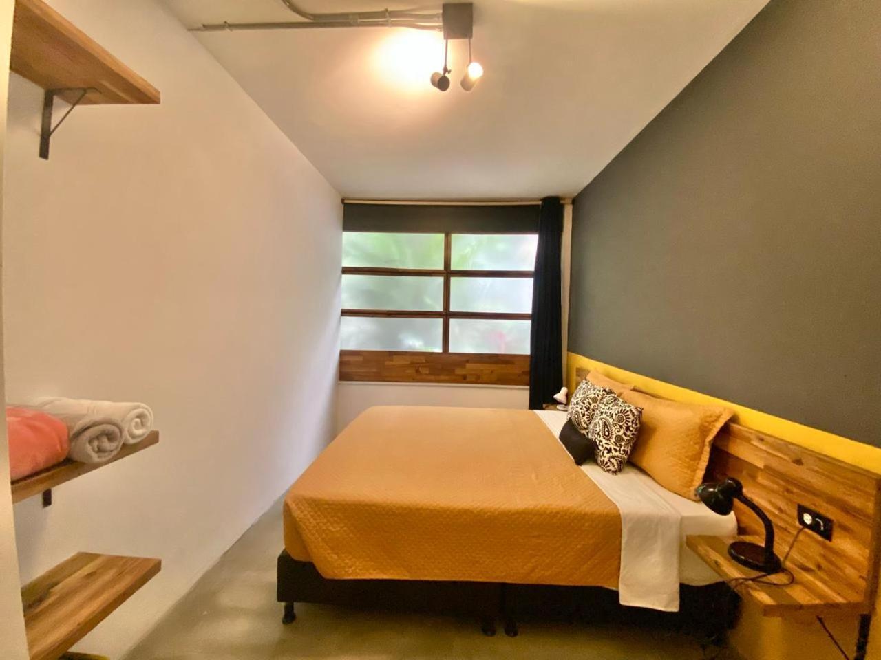 Casa Mosaiko Primer Parque Laureles Меделин Екстериор снимка