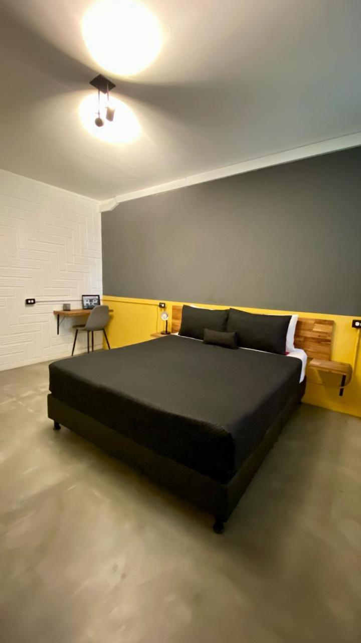 Casa Mosaiko Primer Parque Laureles Меделин Екстериор снимка