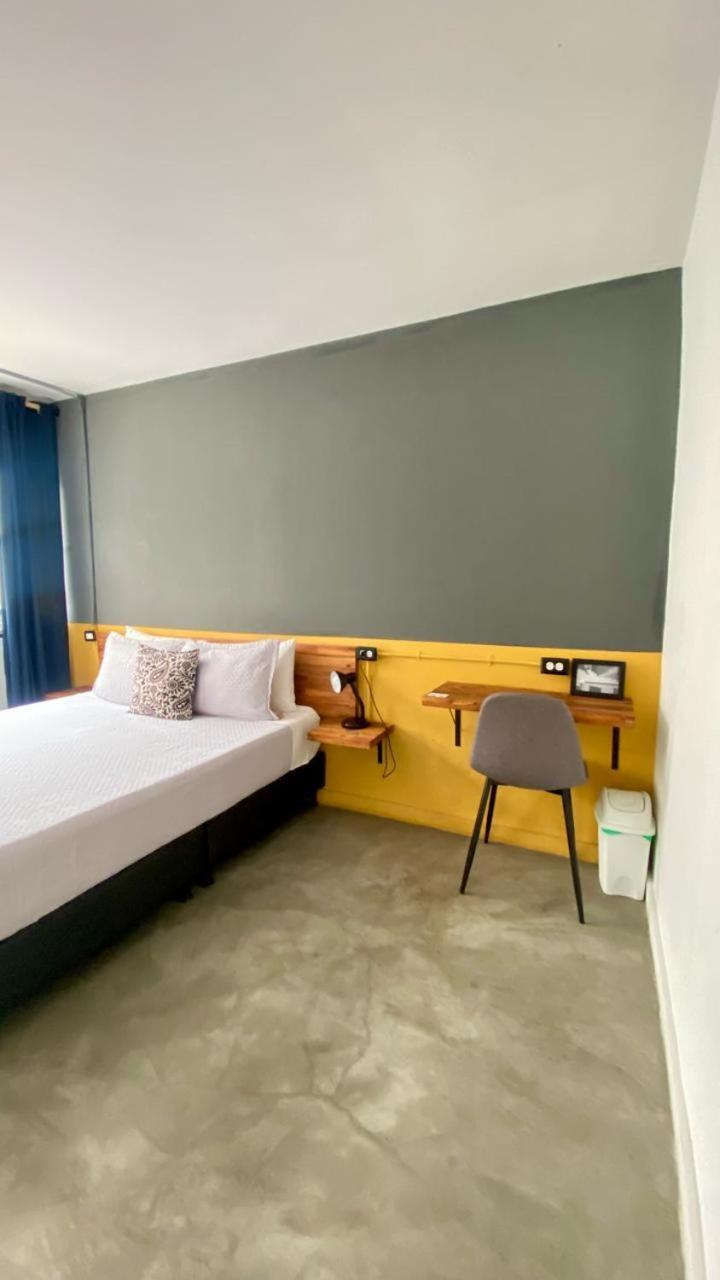 Casa Mosaiko Primer Parque Laureles Меделин Екстериор снимка